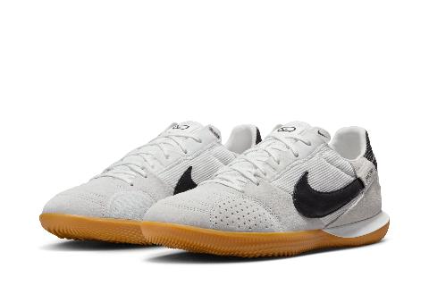 NIKE STREETGATO ブラック×サミットホワイト 27cm 新品 - メルカリ